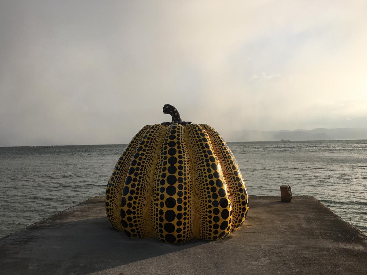 Naoshima Backpackers Guesthouse ภายนอก รูปภาพ